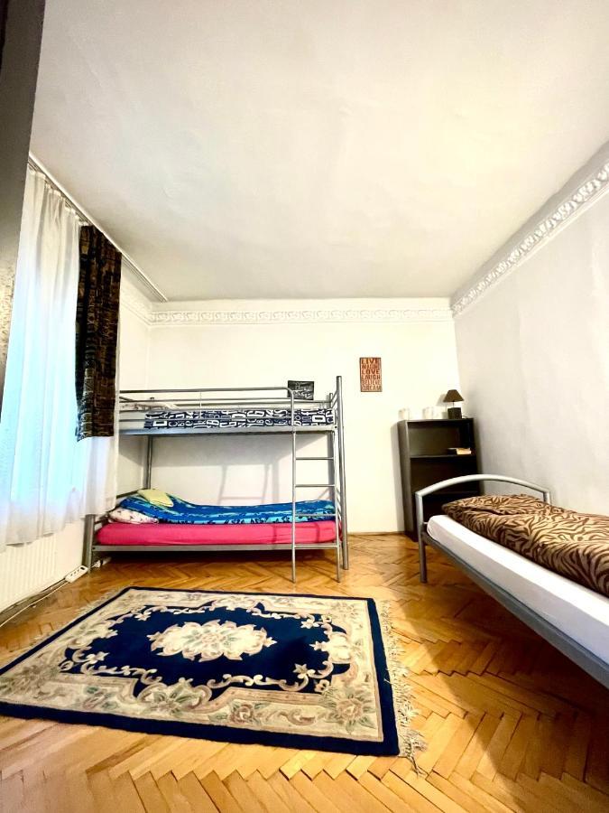 Mosaico Alfetta Hostel Тимишоара Экстерьер фото