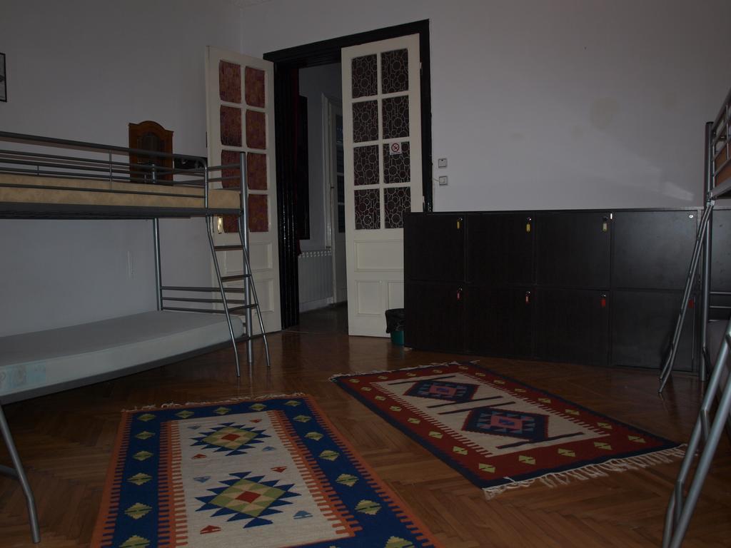 Mosaico Alfetta Hostel Тимишоара Экстерьер фото