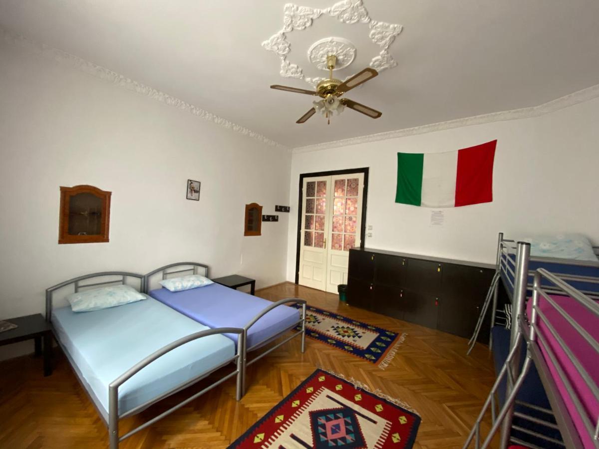 Mosaico Alfetta Hostel Тимишоара Экстерьер фото